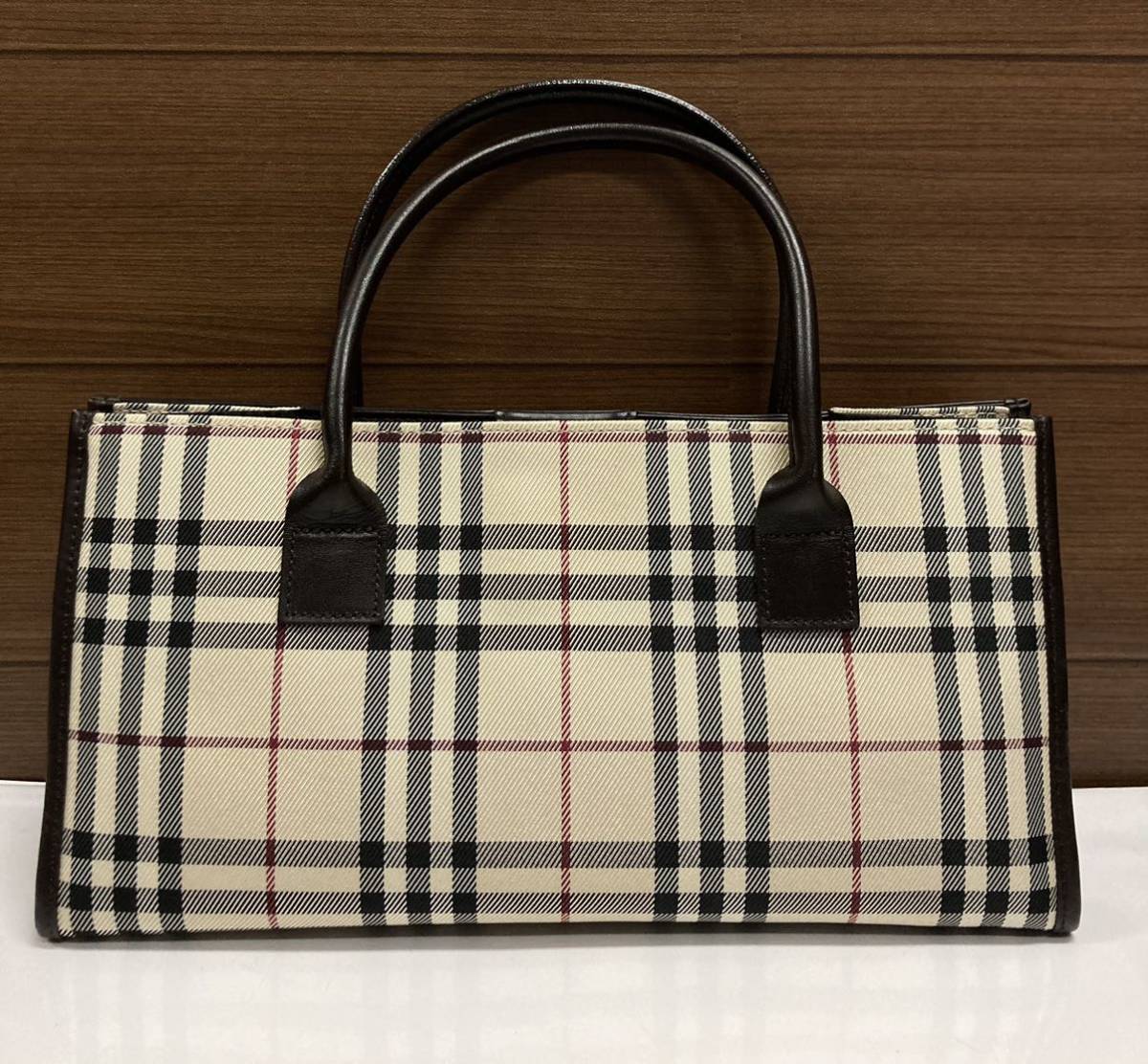 極美品♡バーバリー クラッチバッグ ノバチェック 美品 ♪ BURBERRY