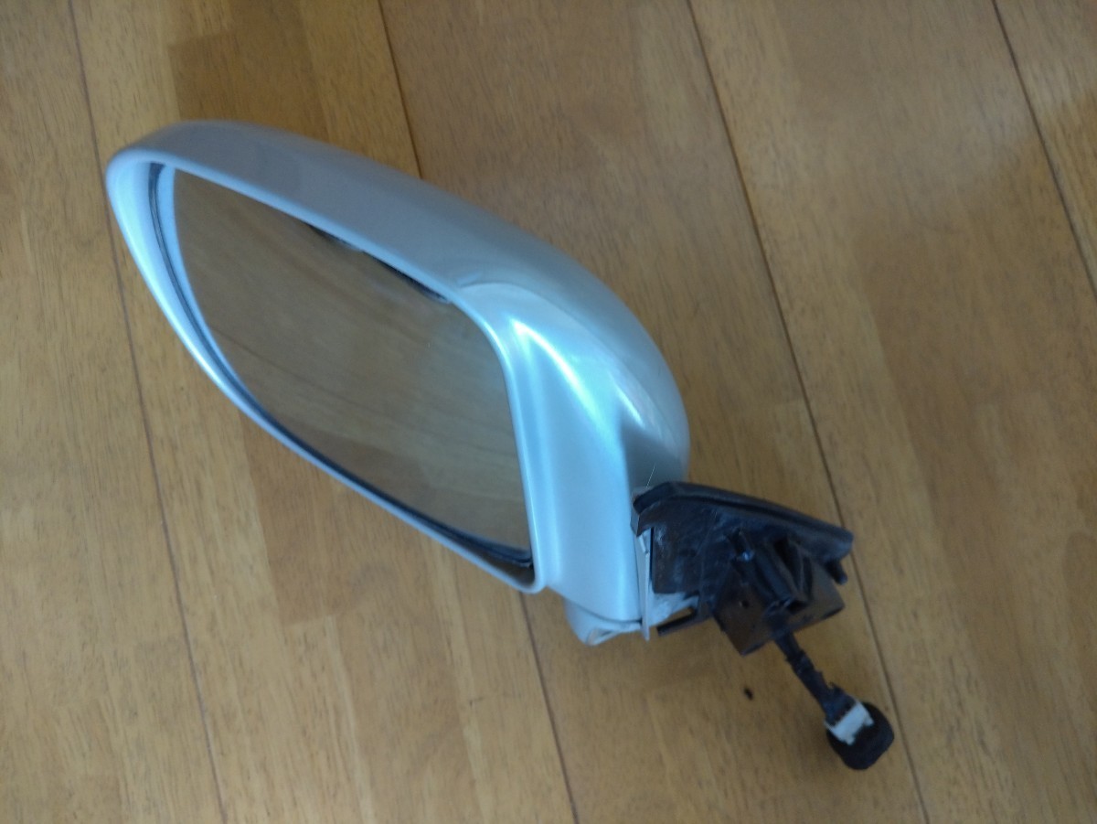 ハイエース トヨタ純正品 １００系 ヘッド 全国無料，お買い得 トリプルムーンルーフ(H10年 トヨタ純正品　KZH １００系 ハイエース　スーパーカスタムG ドアミラー　左　2BY