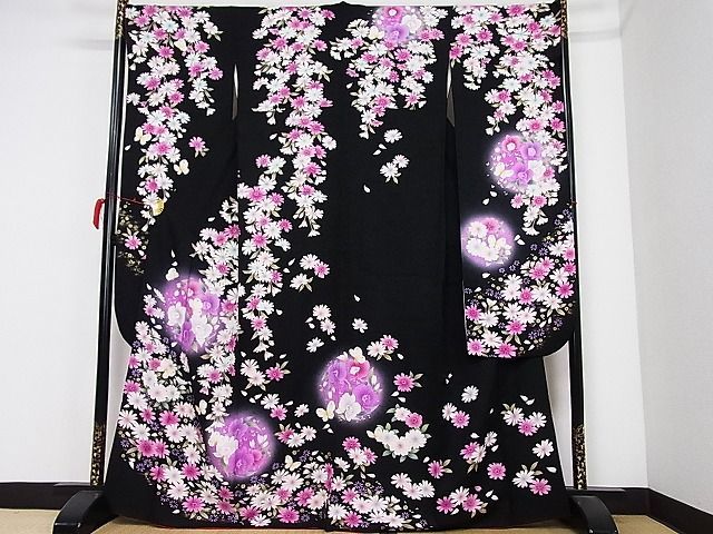平和屋-こころ店■豪華振袖　花蝶丸文　暈し染め　黒地　金彩　着丈165.5cm　裄丈69cm　正絹　逸品　A-ck5561 暈し染め 金彩 逸品 平和 AAAJ0213Bzg 枝花文