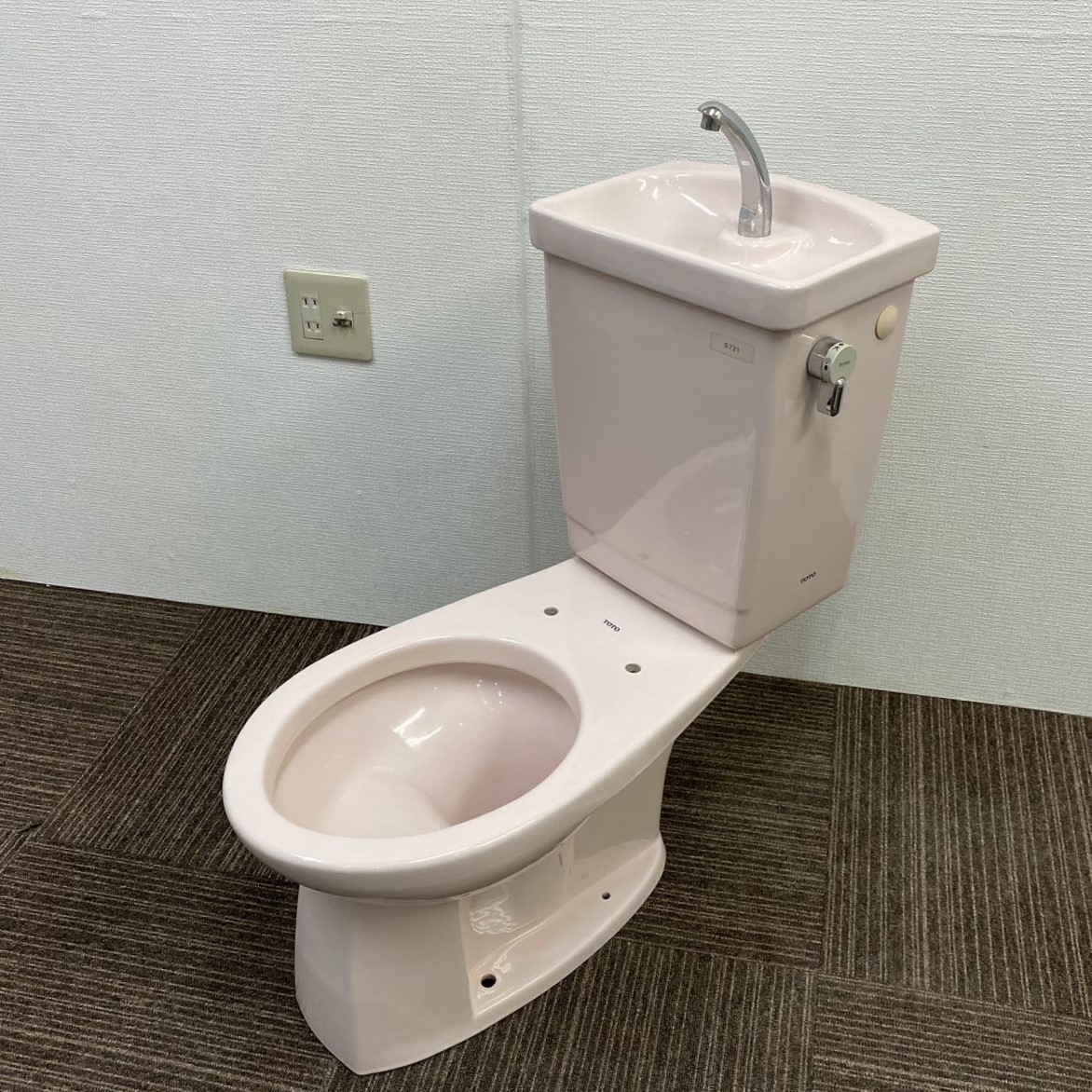 中古TOTO☆トイレ便器(床下排水)☆洋式便器「C730」とタンク