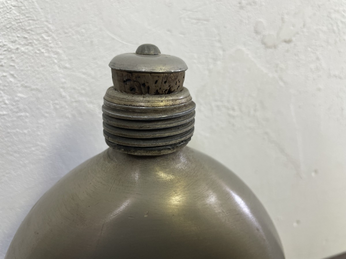 戦時中 アルミ 水筒 当時物 日本軍 まとめ売り 戦時中 アルミ 水筒 当時物 日本軍 まとめ売り Yahoo