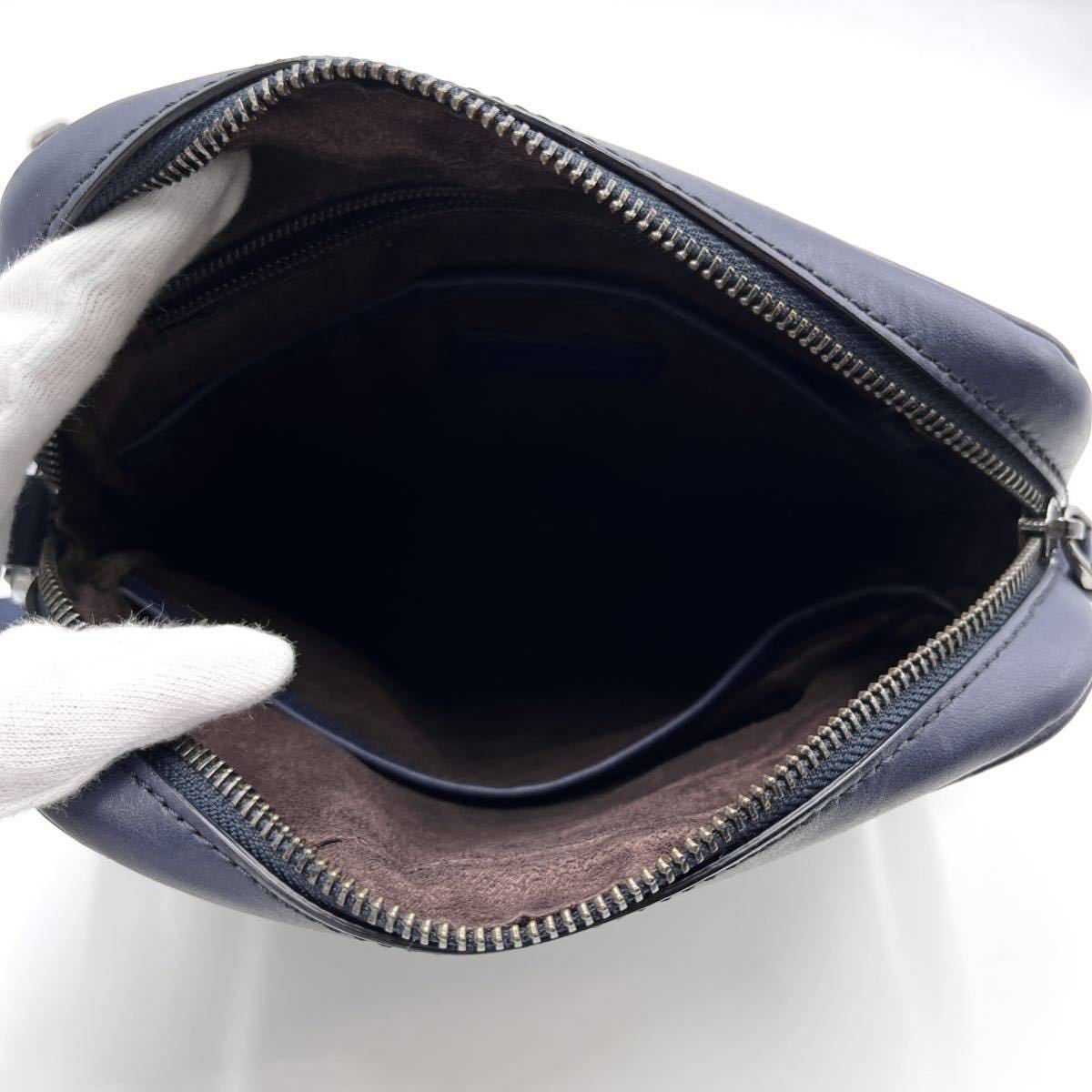 極美品○エルメネジルド ゼニア ショルダーバッグ オールレザー