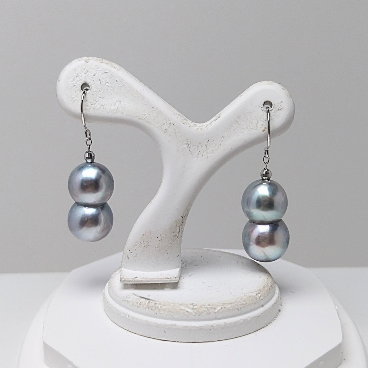 真珠専科 K14WG 色テリ最高 ナチュラル あこや真珠 14.0㎜×7.9㎜ デザインブラ下がりピアス