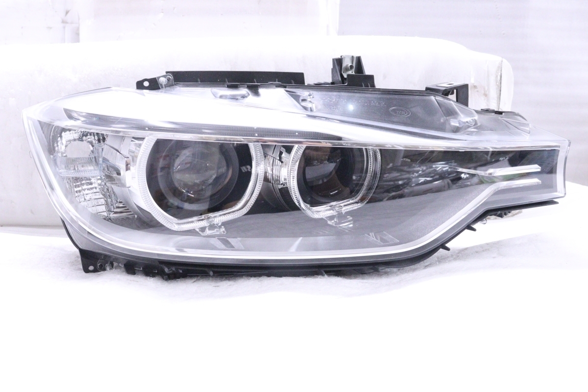 148番 中古 純正  3シリーズ F30 右ヘッドライト 前期 30-2003☆美品☆前期 HID F30 BMW 3シリーズ☆右ヘッドライト