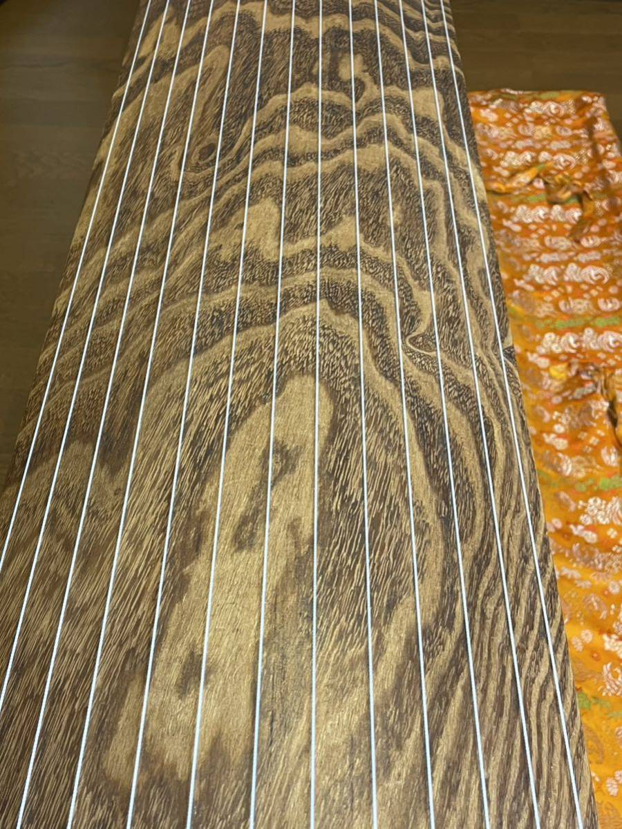 琴 箏 13弦琴 子持ち綾杉彫り くり甲 玉縁 和楽器 弦楽器 琴台