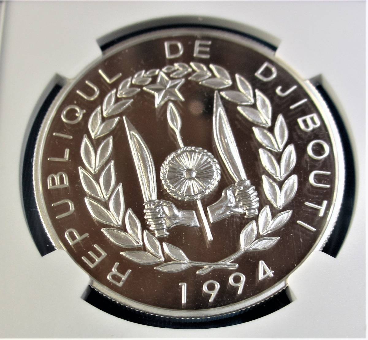 稀少(最高鑑定-4個) ジブチ 1994年 オリンピック－ランナー 100F 1oz .925銀貨