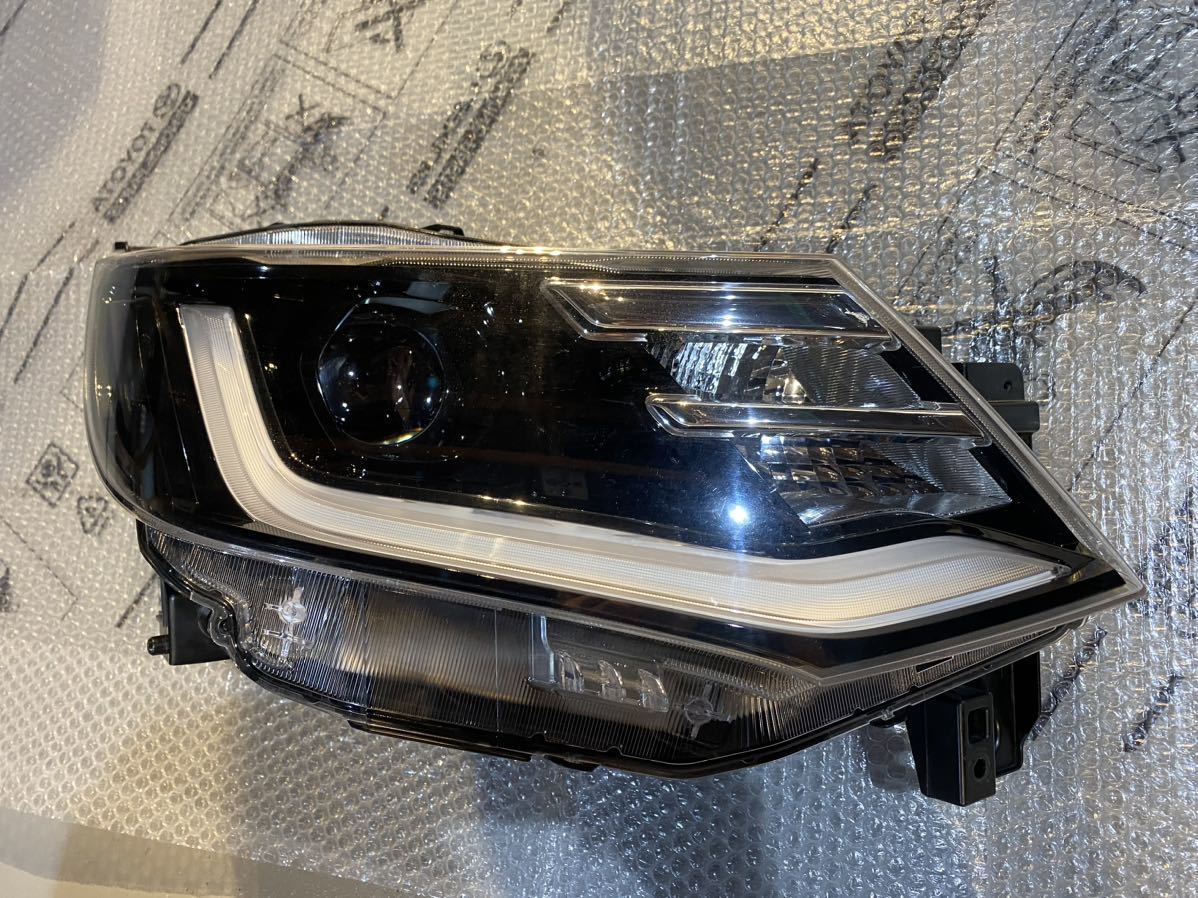 ソリオ MA37S LED ヘッドライト 右側 KOITO 100-593AA ヘッドランプ