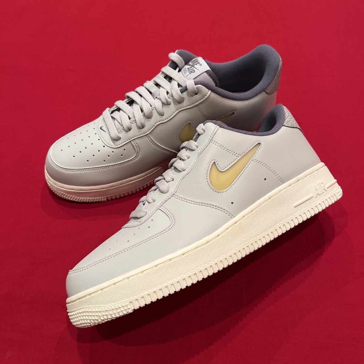 27㎝　NIKE　ナイキ　AIR FORCE 1 07 LX　エアフォース1　ペールバニラ　新品　スニーカー　DC8894