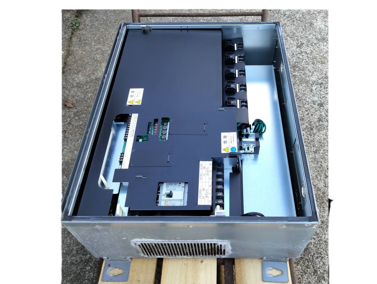 田淵電機　パワコン EPU-B-T99P-SB　三相９．９ｋｗ　ジャンク　