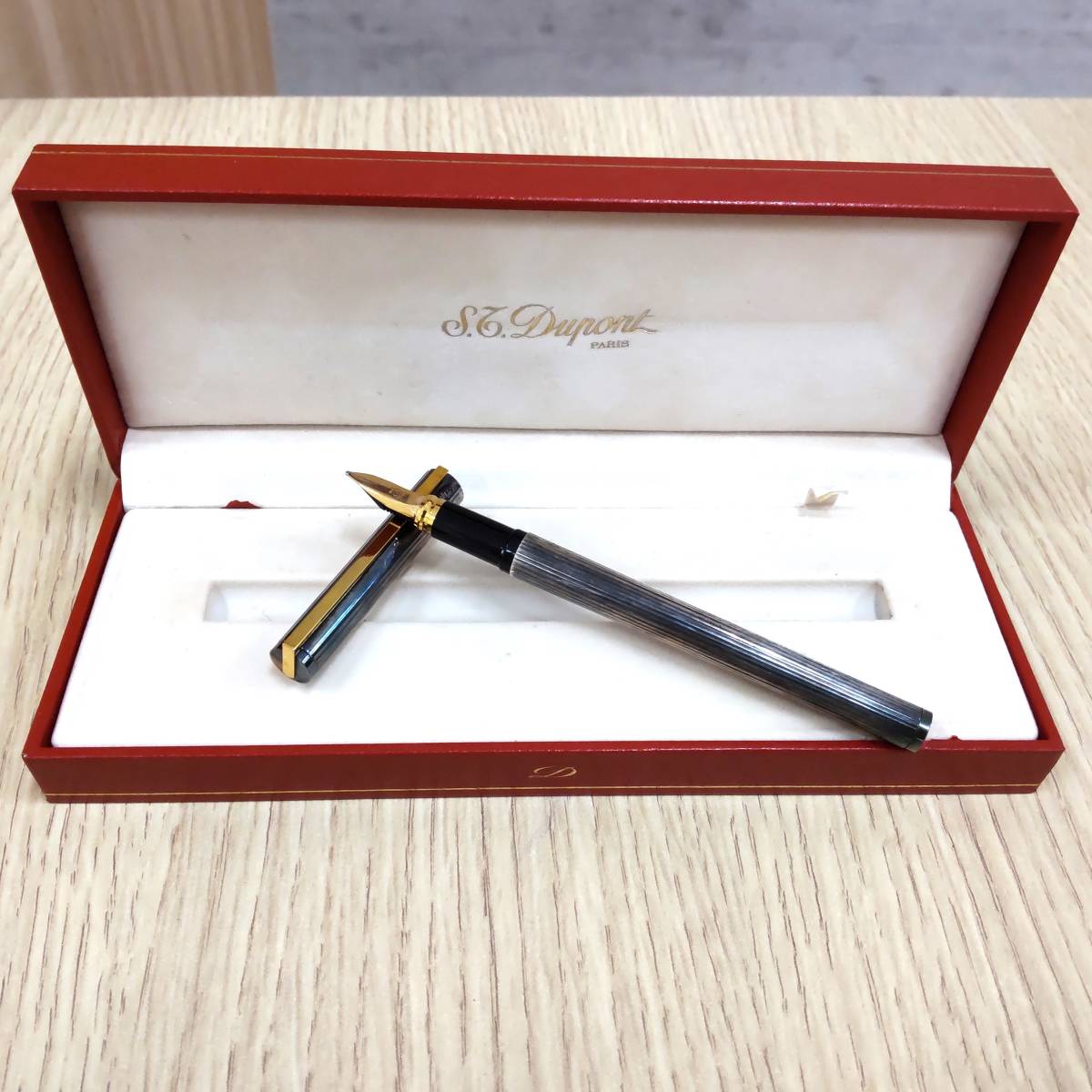 #11905【現状品】★S.T.Dupont/デュポン★万年筆★クラシック シルバー ライン模様 ペン先18ct★付属品有★