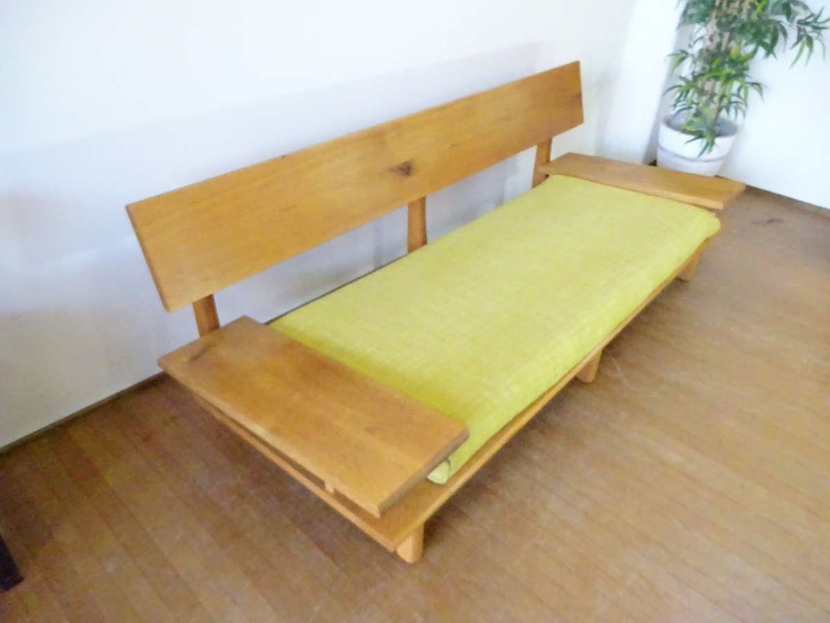 osk051107 【美品】 HIDA / 飛騨産業 キツツキ 森のことば 3人掛け