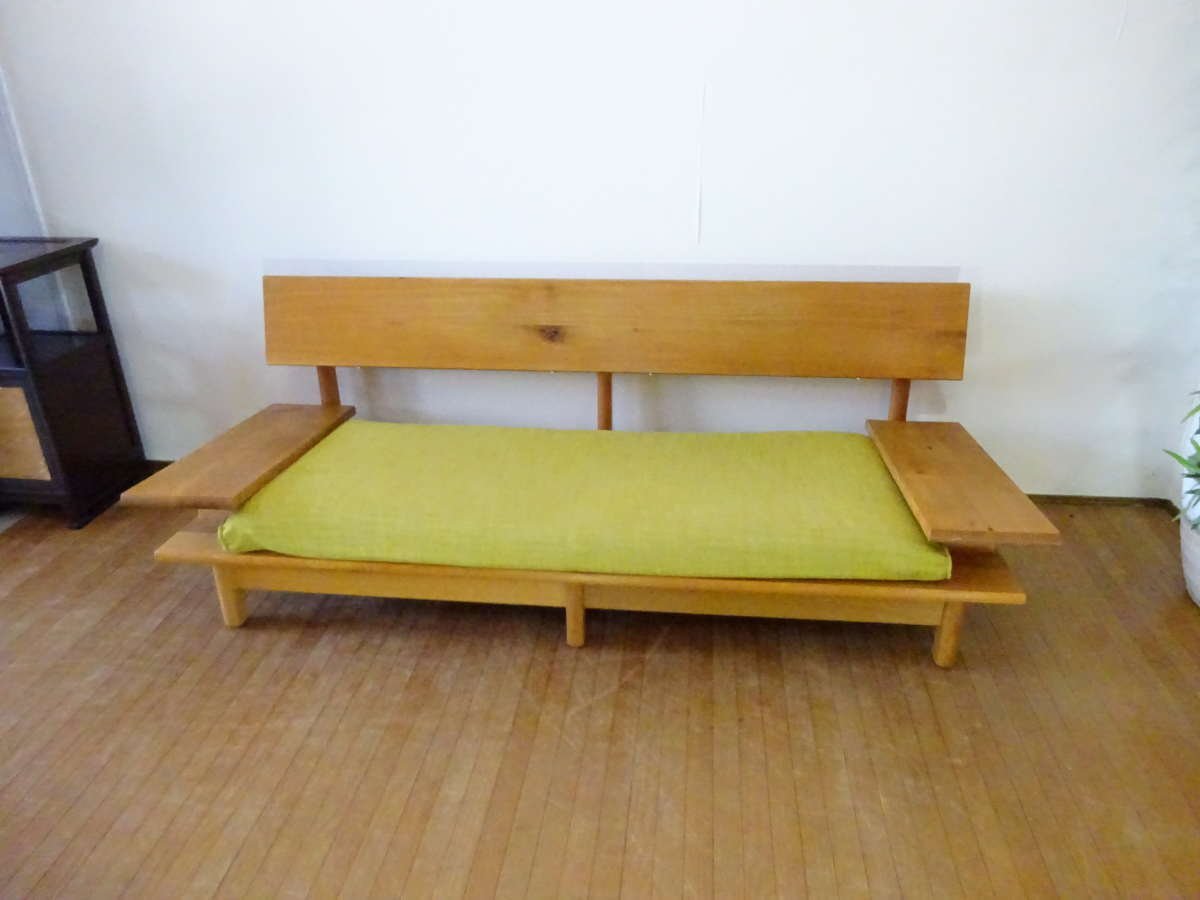 osk051107 【美品】 HIDA / 飛騨産業 キツツキ 森のことば 3人掛け