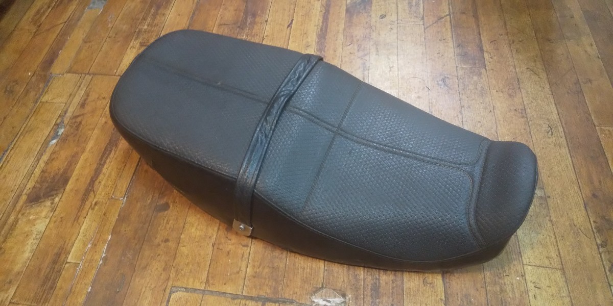 カワサキ ゼファー400 純正シート ZR400C1金具付き 検)ゼファーχ 