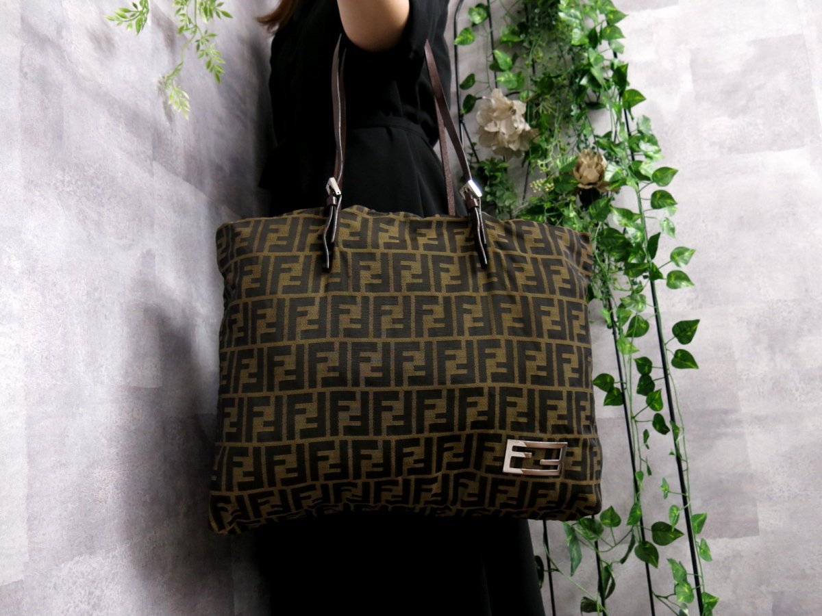 ◇美品◇FENDI フェンディ◇ズッカ◇ナイロンキャンバス カーフ レザー