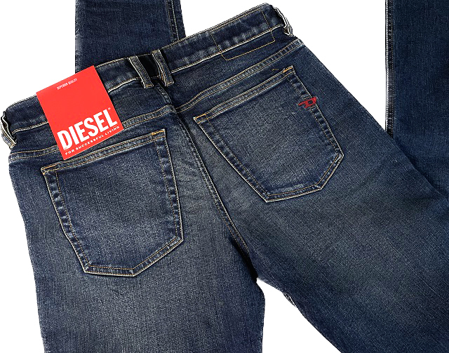 新品正規 4.3万 DIESEL ディーゼル　SLEENKER　ヴィンテージ　デニム 　30　美脚デニム　ストレッチ　送料520円