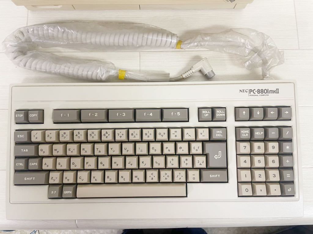 ML8719-1]1円〜！【NEC】PC-8801mkII 本体 キーボード 本体通電ok PC