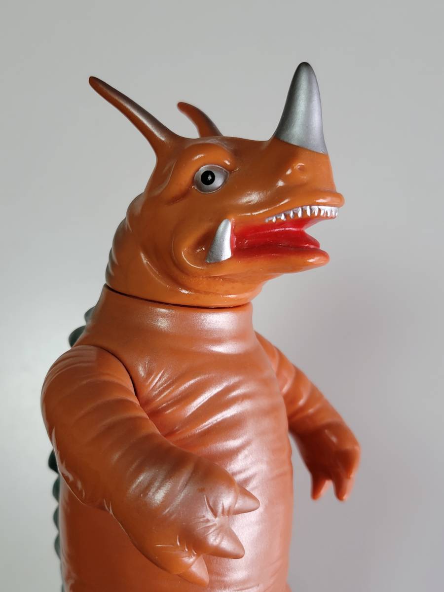 1999年ブルマークソフビ復刻版のウルトラQゴロー2期版カラーピンク色