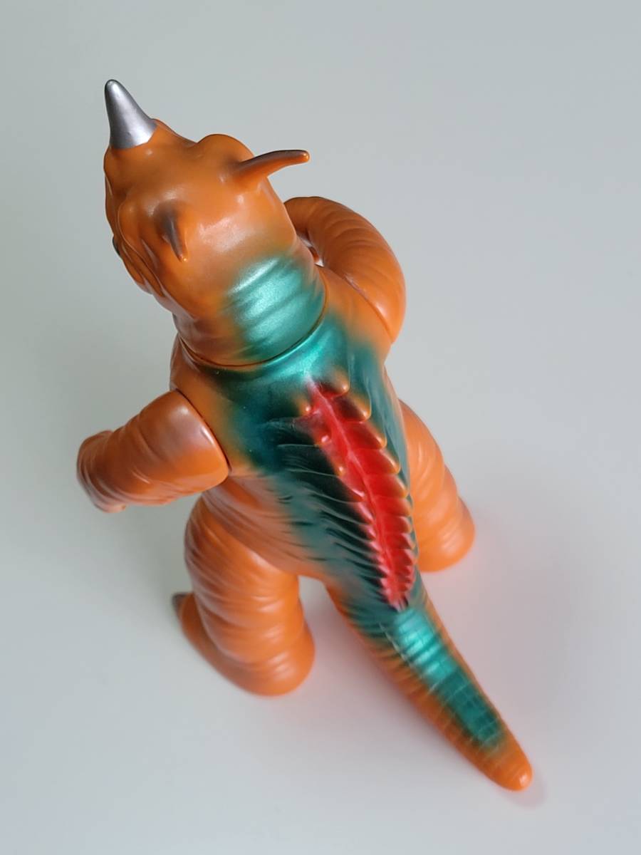 1999年ブルマークソフビ復刻版のウルトラQゴロー2期版カラーピンク色