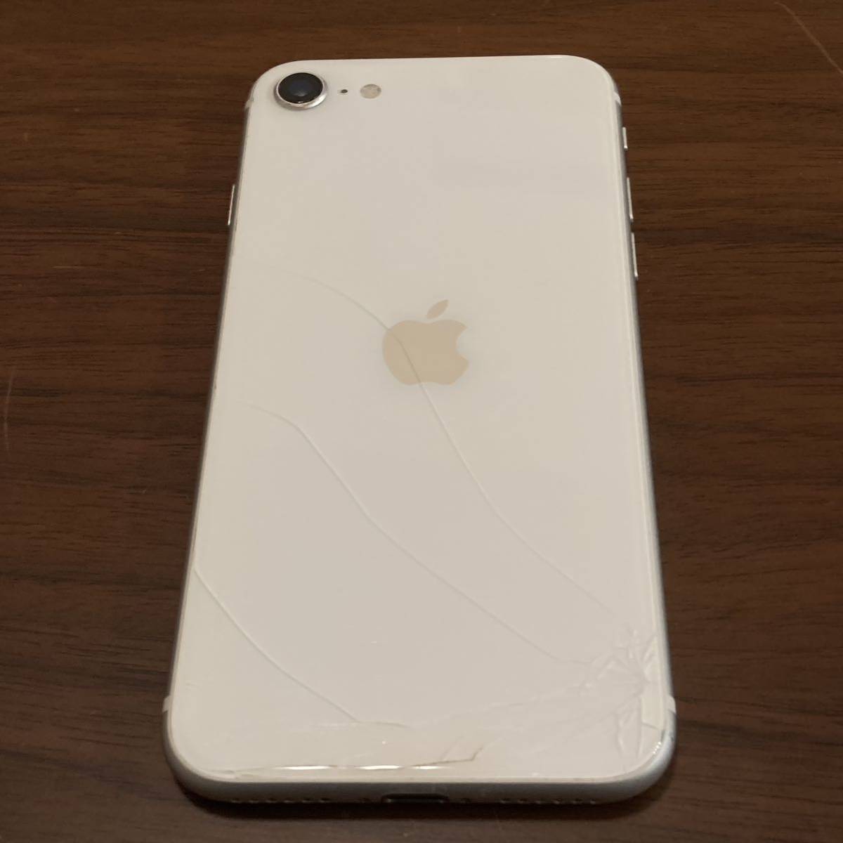 iPhoneSE 第二世代 128GB バッテリー容量76% カラーホワイト SIMロック