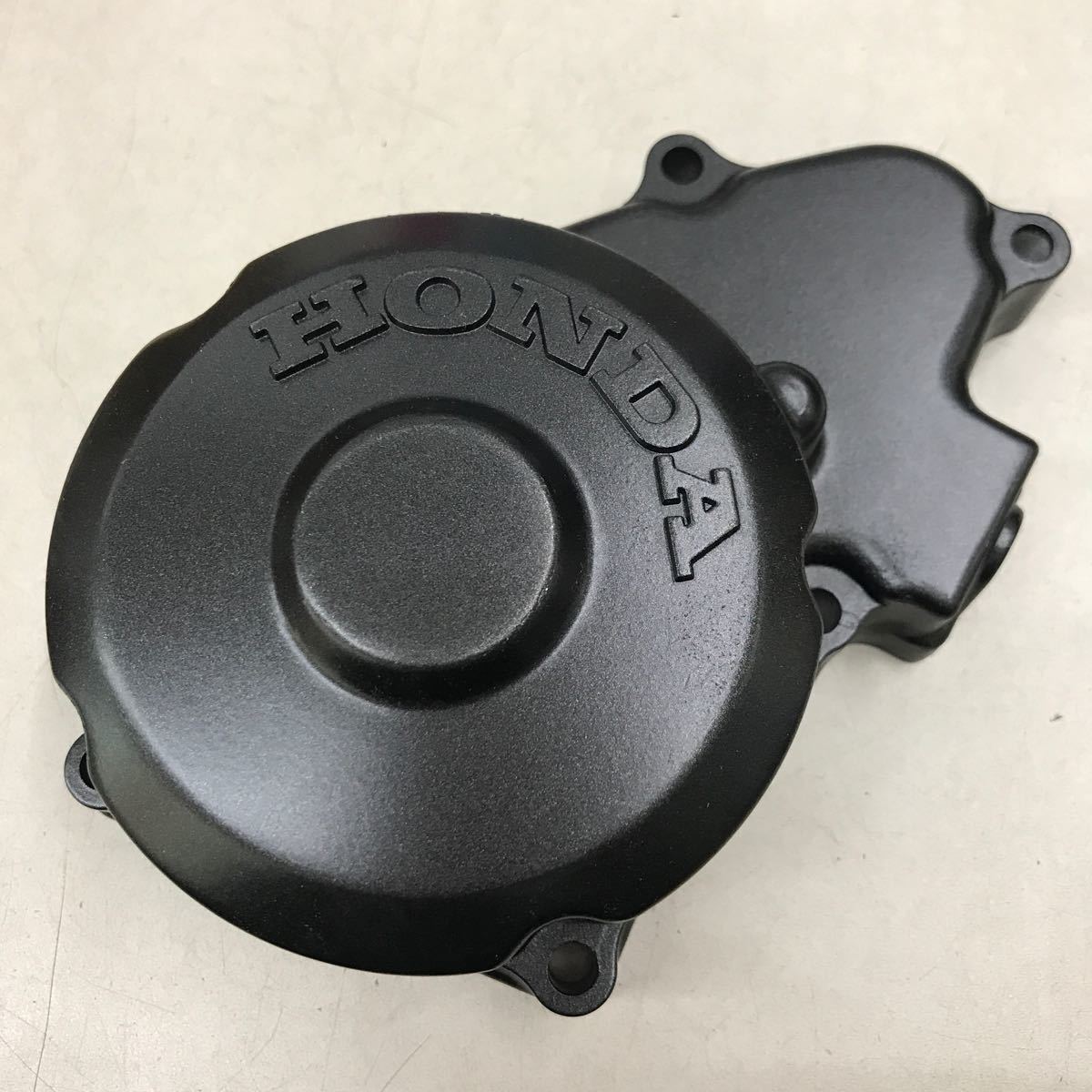 2-14014☆ホンダ 純正 エンジンカバー 左 11635-KAZ-010☆CBR250RR 60サイズ