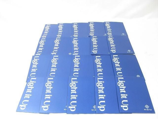 【同梱可】未開封 NiziU Light it UP ランダムトレーディングカード 20枚 グッズセット