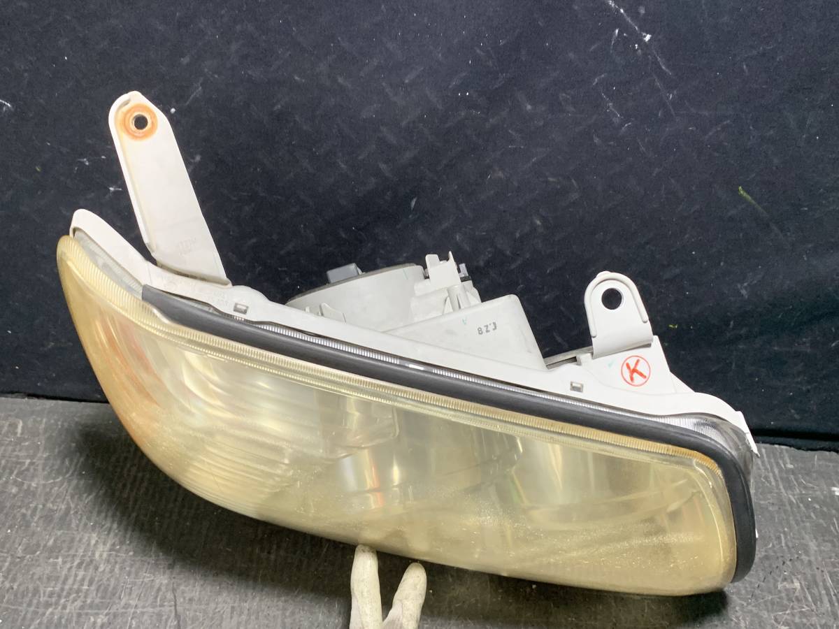 ✨ハイラックスサーフTRN210W TRN215Wヘッドライト右側 トヨタ純正 TRN210W TRN215W HILUX SURF ハイラックスサーフ 後期 ヘッドライト