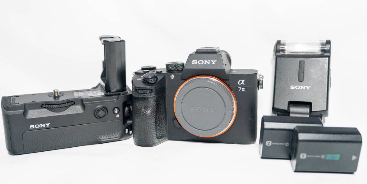 SONYα7 III ILCE-7M3 縦グリップ付き 他おまけあり 【公式通販】