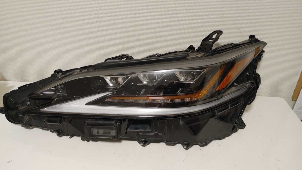 車 AXZH10レクサスヘッドライト ブラック