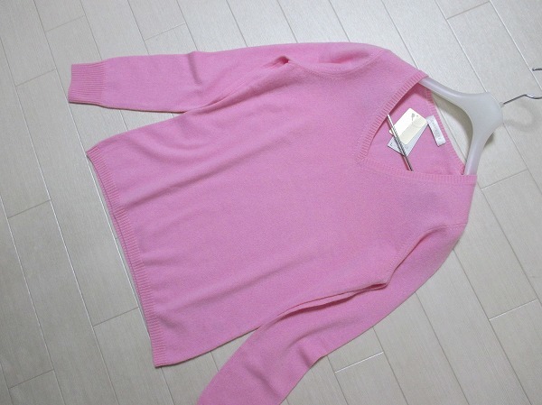 未使用/ユニクロ　カシミヤ100％　Vネックニットセーター　Lサイズ