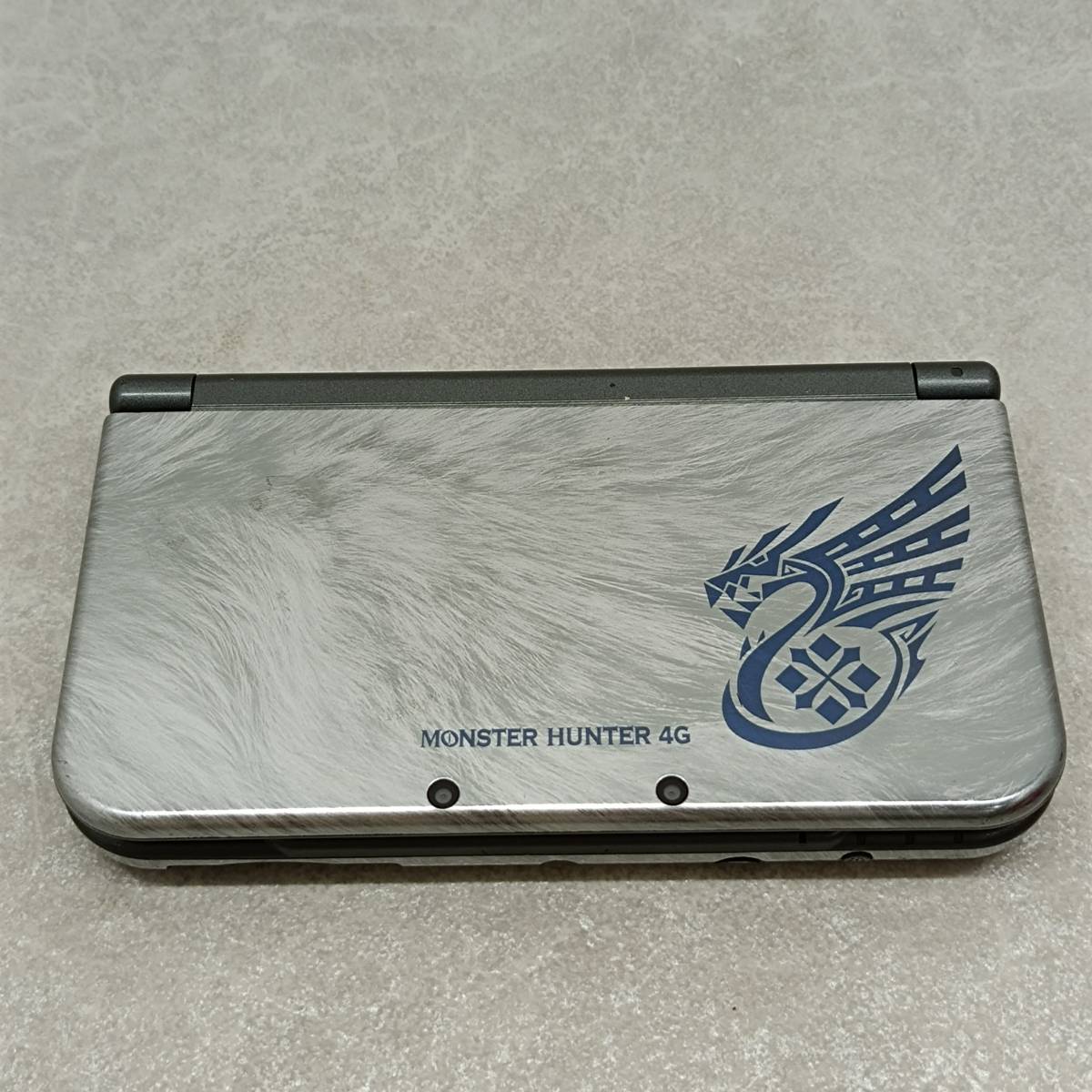 069 A 【中古】Newニンテンドー3DSLL 本体のみ モンスターハンター4G  