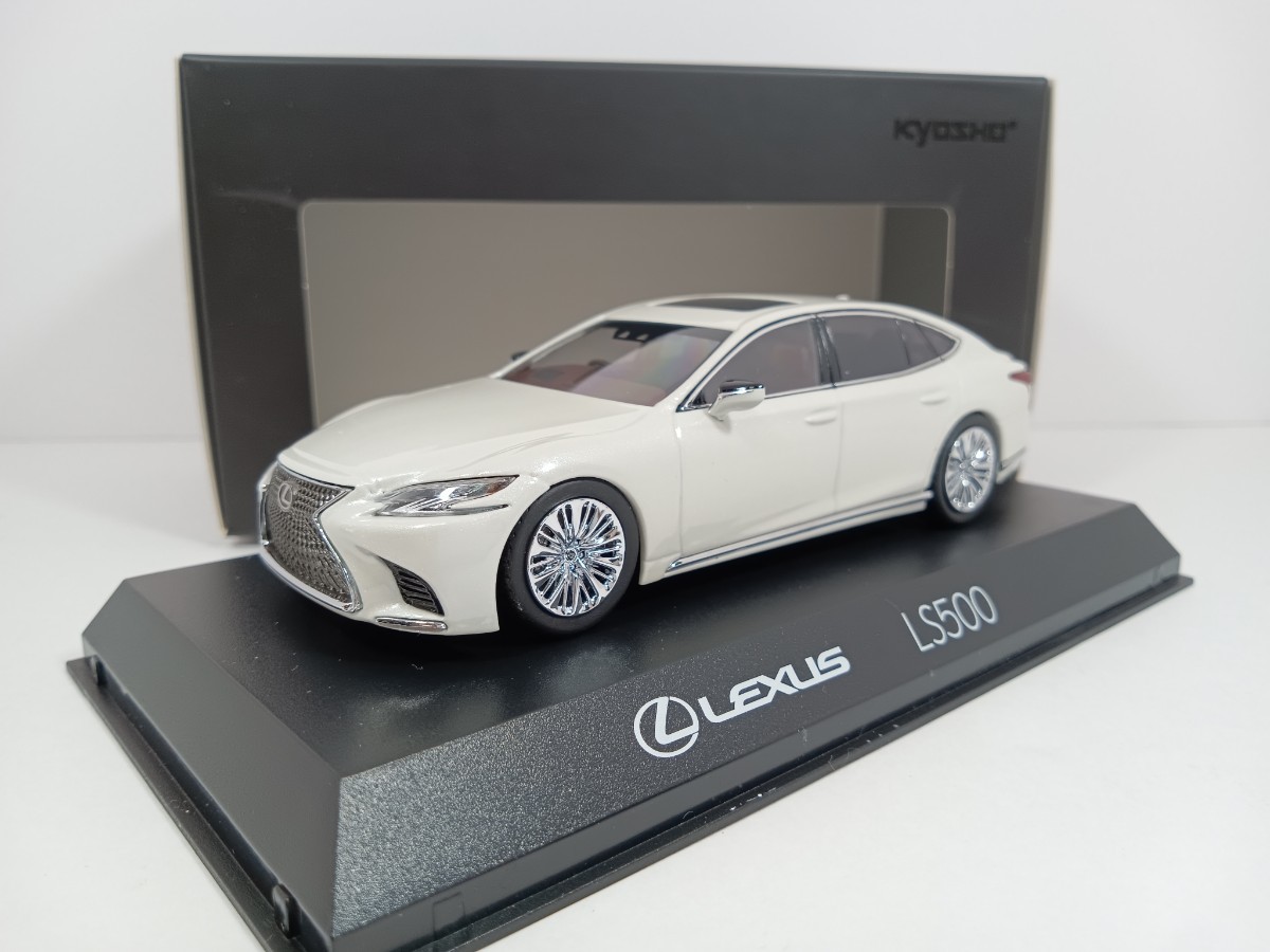 1/43 中古品 LEXUS LS500h ホワイト レクサス