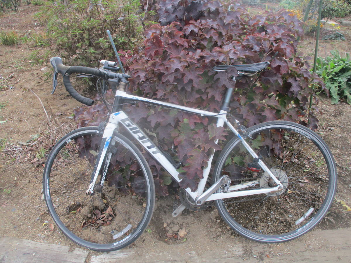 福島県発 中島村発 ロードバイク サイズ不明 622? タイヤパンクしてます 動作未確認 中古品 現状品 ジャンク品 引き取り限定