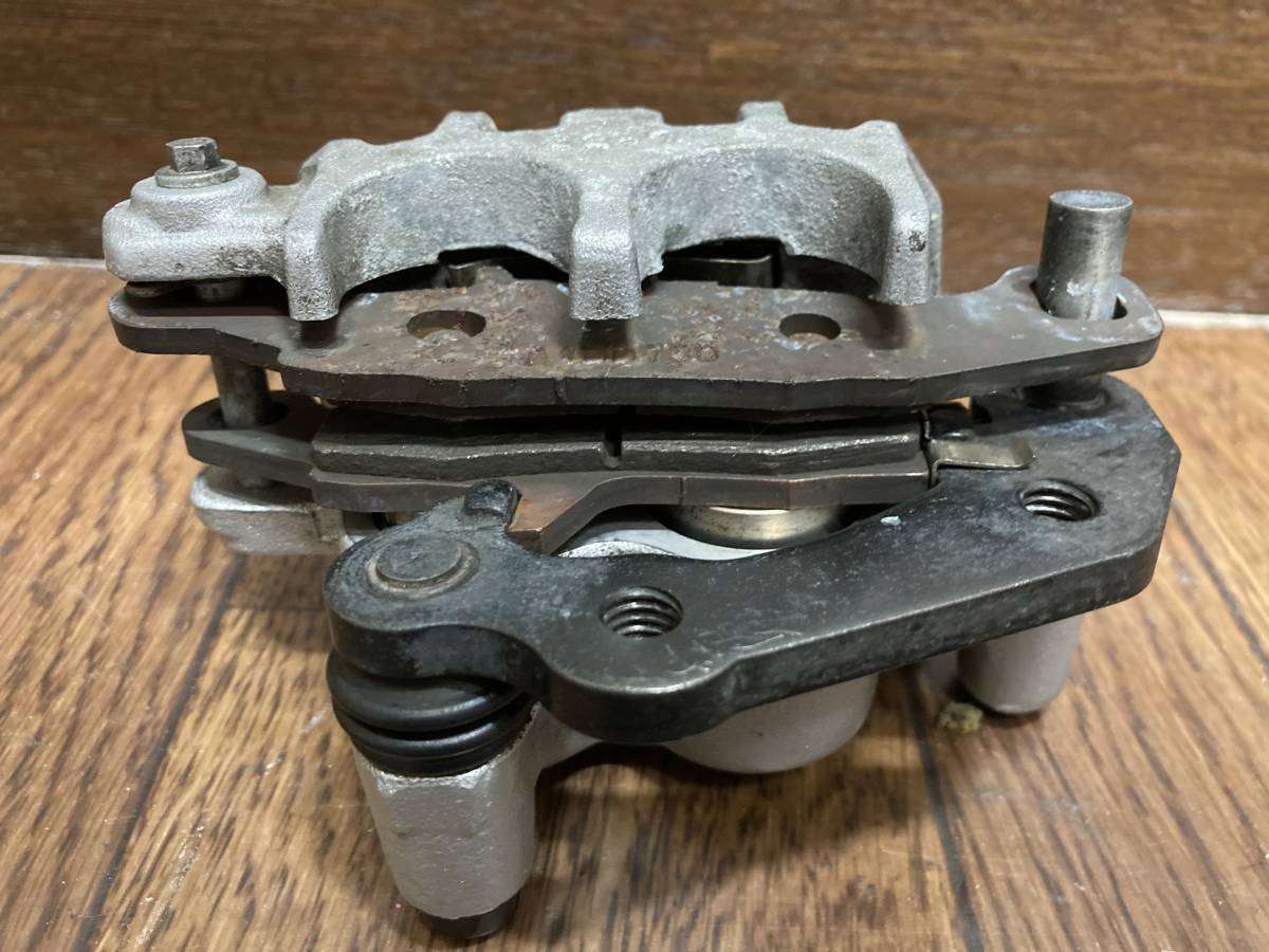 アドレスV125 アドレスV125G アドレスV125S CF46A CF4EA CF4MA TOKICO フロントキャリパー & ブレーキ パット付き!! KX85 KX85キャリパー アドレスV125G アドレスV125 スズキ 原付二種スクーターの のカタログ情報 KX85