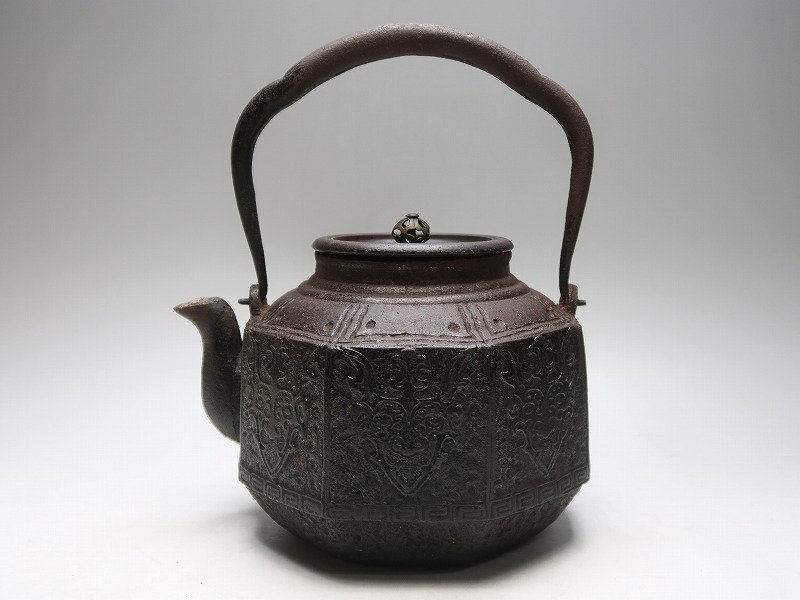 tb185 龍文堂写 渓山清眺鉄瓶 本体に金銀象嵌入り 摘み：座：銀