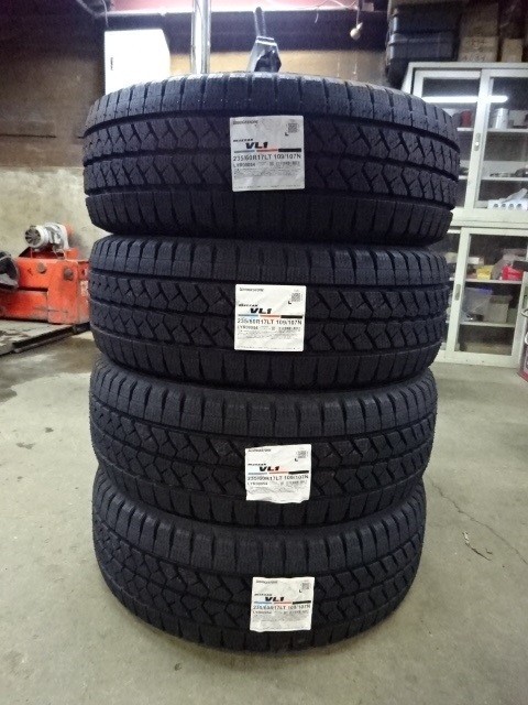 235/60R17　109/107N　ブリヂストン　BLIZZAK　VL1　新品スタッドレス４本　 235&frasl;60R17 109&frasl;107N BLIZZAK 0 ブリヂストンタイヤ [1本]