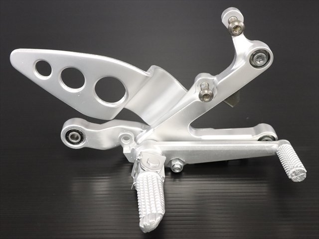 激安！TZR250RSP純正右側メインステップAssy/リビルド品！3XV/1991～