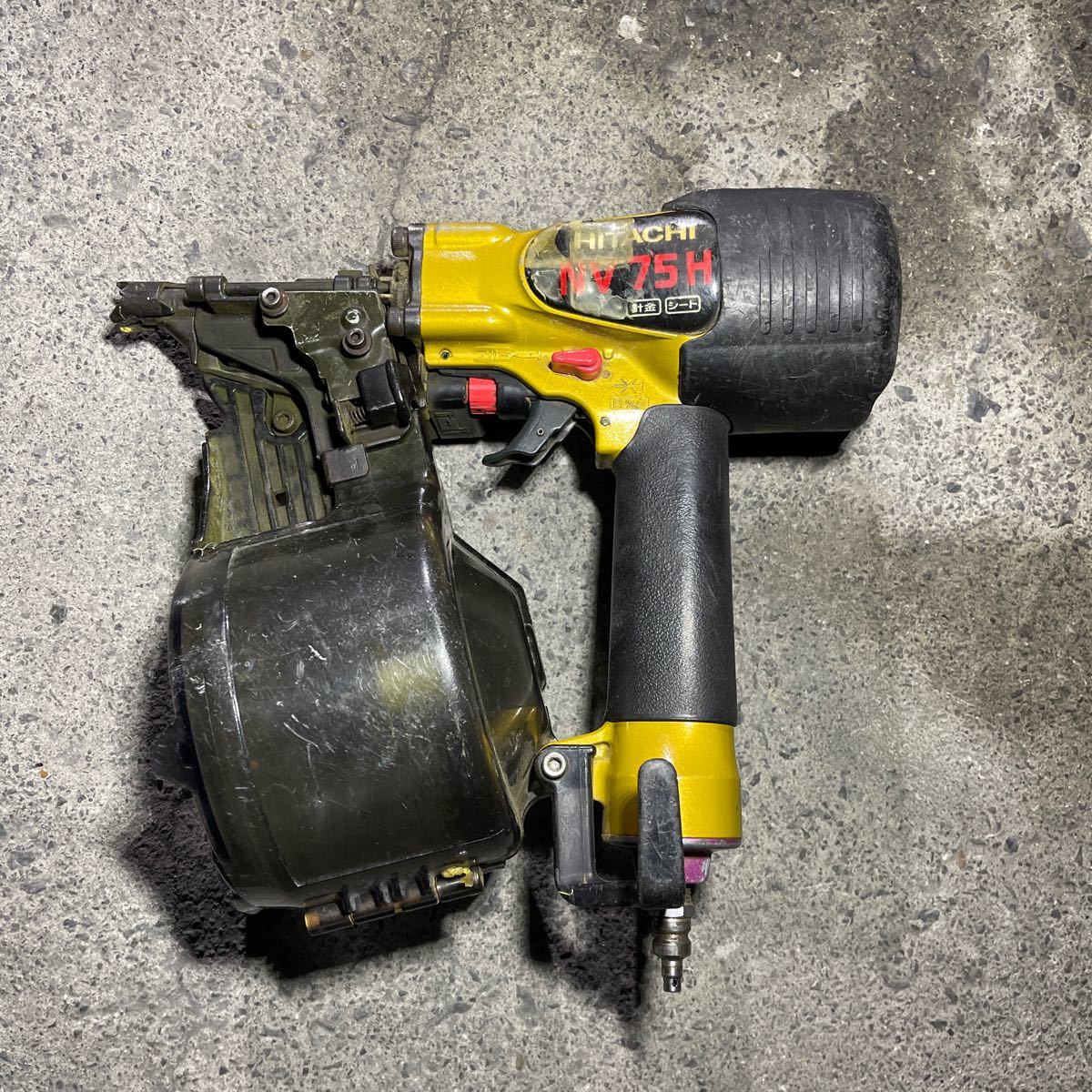 格安，限定セール 日立工機 HITACHI NV75H 高圧ロール釘打機 動作未確認 現状品 ジャンク扱い(エア釘打機)｜売買されたオークション情報、yahooの商品情報をアーカイブ公開 - オークファン エア釘打機