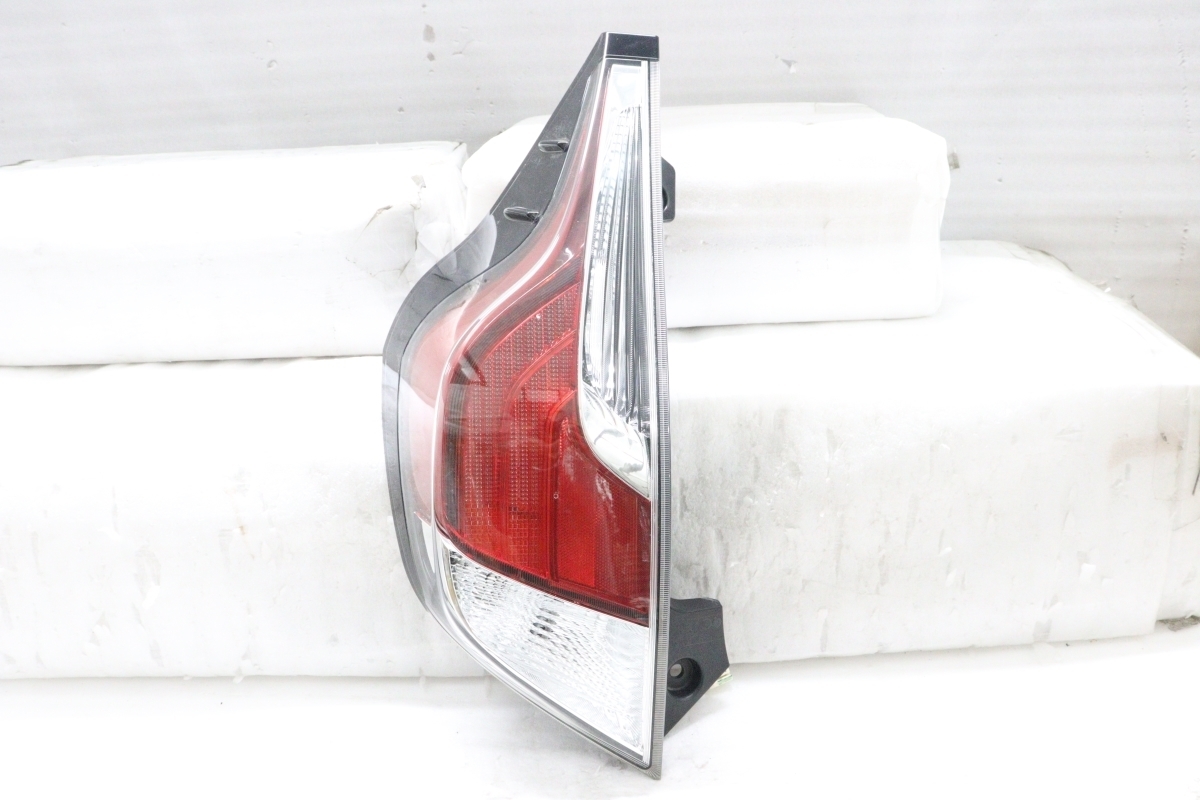 アクア 中期 NHP10 純正 良品♪ NHP10 LED 後期 テールランプ 