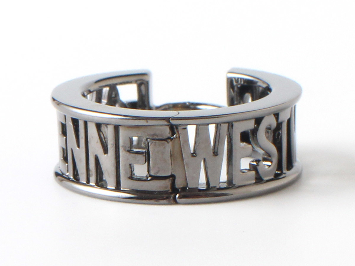 N13422 美品 Vivienne Westwood ヴィヴィアンウエストウッド ピアス 片耳のみ フープ ロゴ オーブ 刻印 シルバーカラー 箱付き 保管袋付