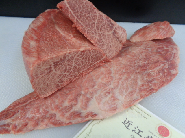 近江牛A５牝　超特とうがらし（スキンンレス３分割）　１，７７ｋｇ　