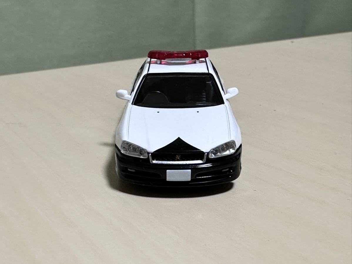 トミカリミテッドヴィンテージネオ LV-N127a スカイライン パトロール