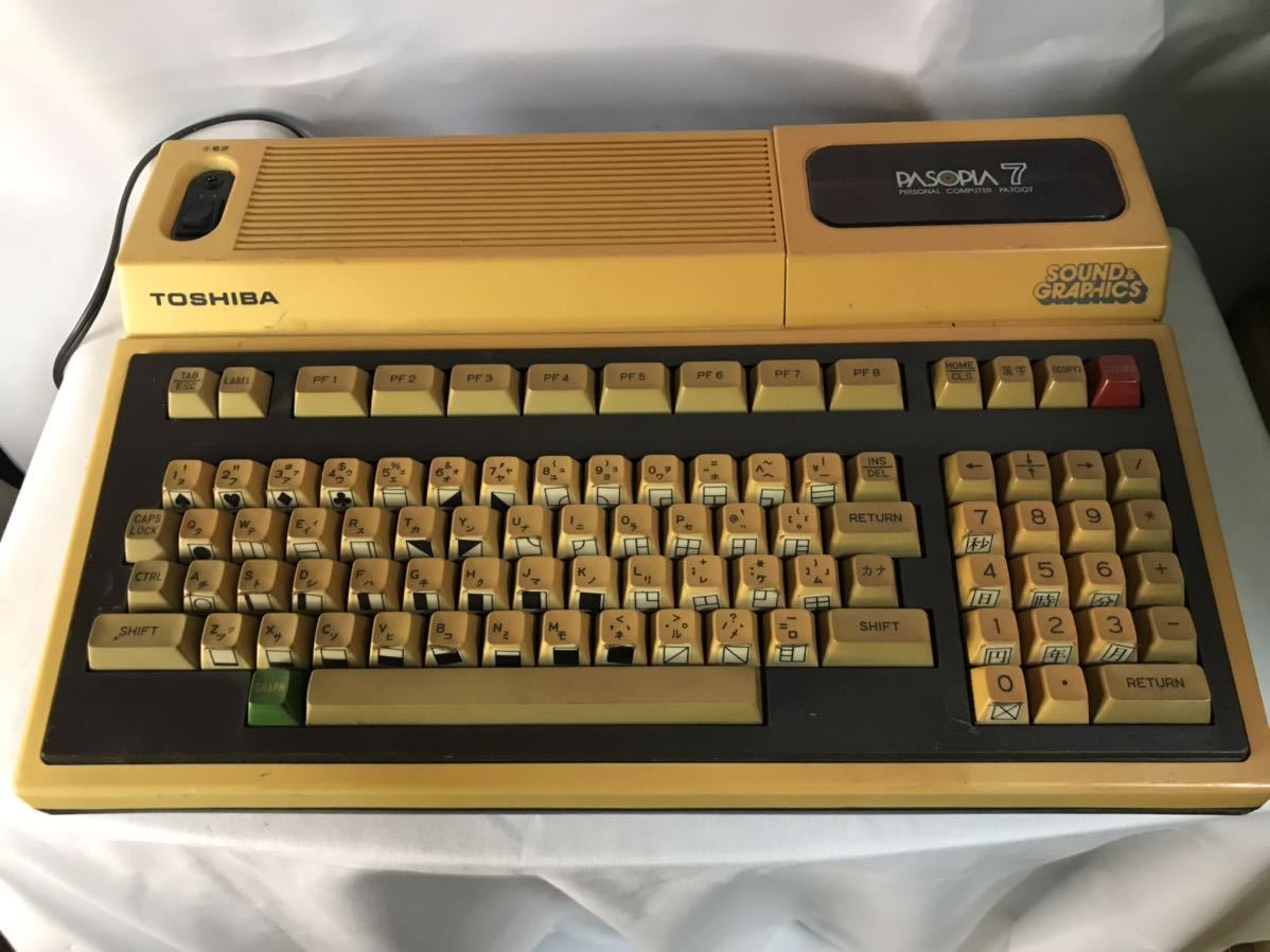 東芝 TOSHIBA PASOPIA7 パソピア7 PA7007 昭和 レトロ ビンテージ 通電