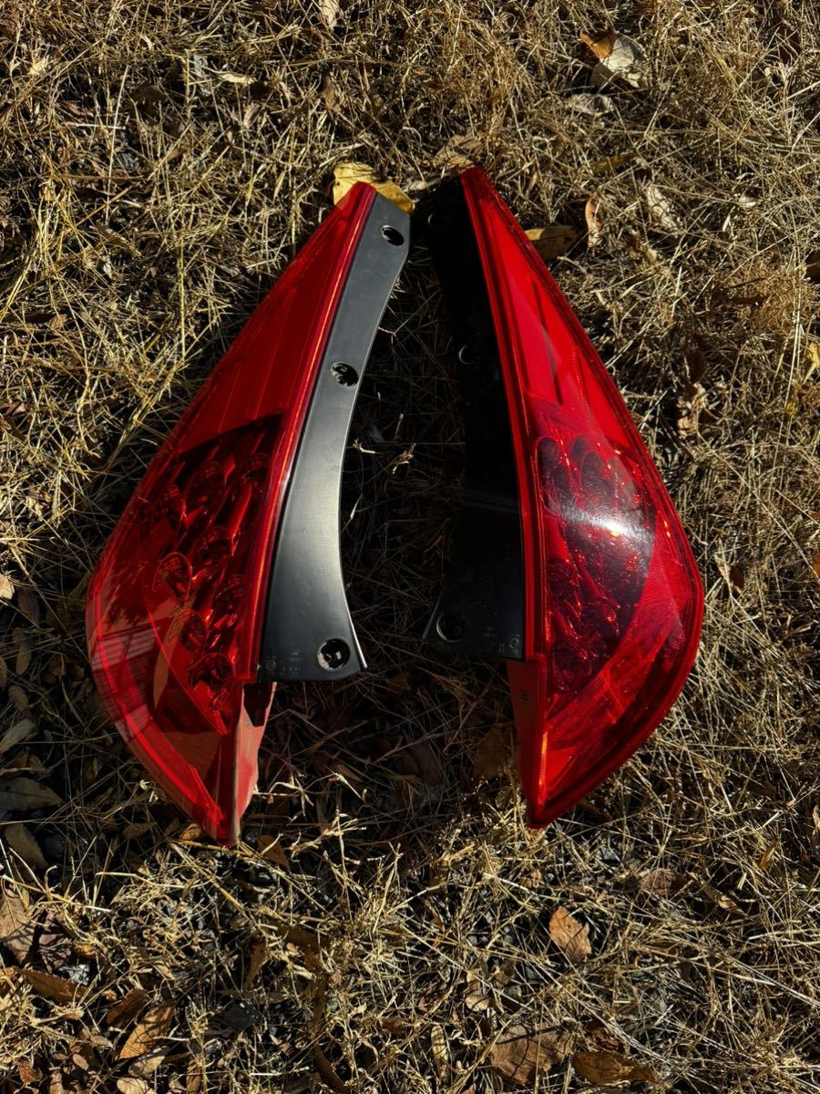 人気SALE，新作 Z33 後期テールランプ左右(テールライト)｜売買されたオークション情報、yahooの商品情報をアーカイブ公開 - オークファン 日産用