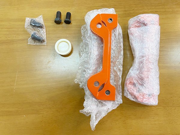 □カー用品□ リア ブレーキブラケット AVO Turboworld JAPAN 中古品