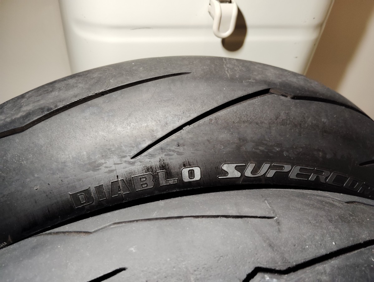 最新作，得価 ピレリ スーパーコルサ SC1 F120/70 R150/60 21年製 CBR250 YZFR250 GSX Ninja250 ZX4R ZX25R MT25 250R CB400 CBR400RR VFR NSR250 TZR