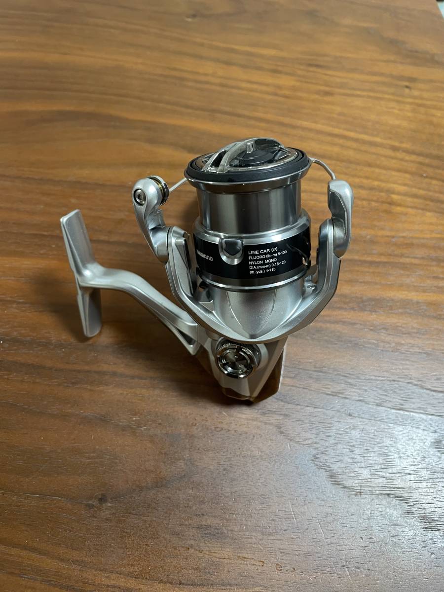 シマノ15ストラディックC3000HGM、ZPIノブ付、OH済 シマノ 15ストラ