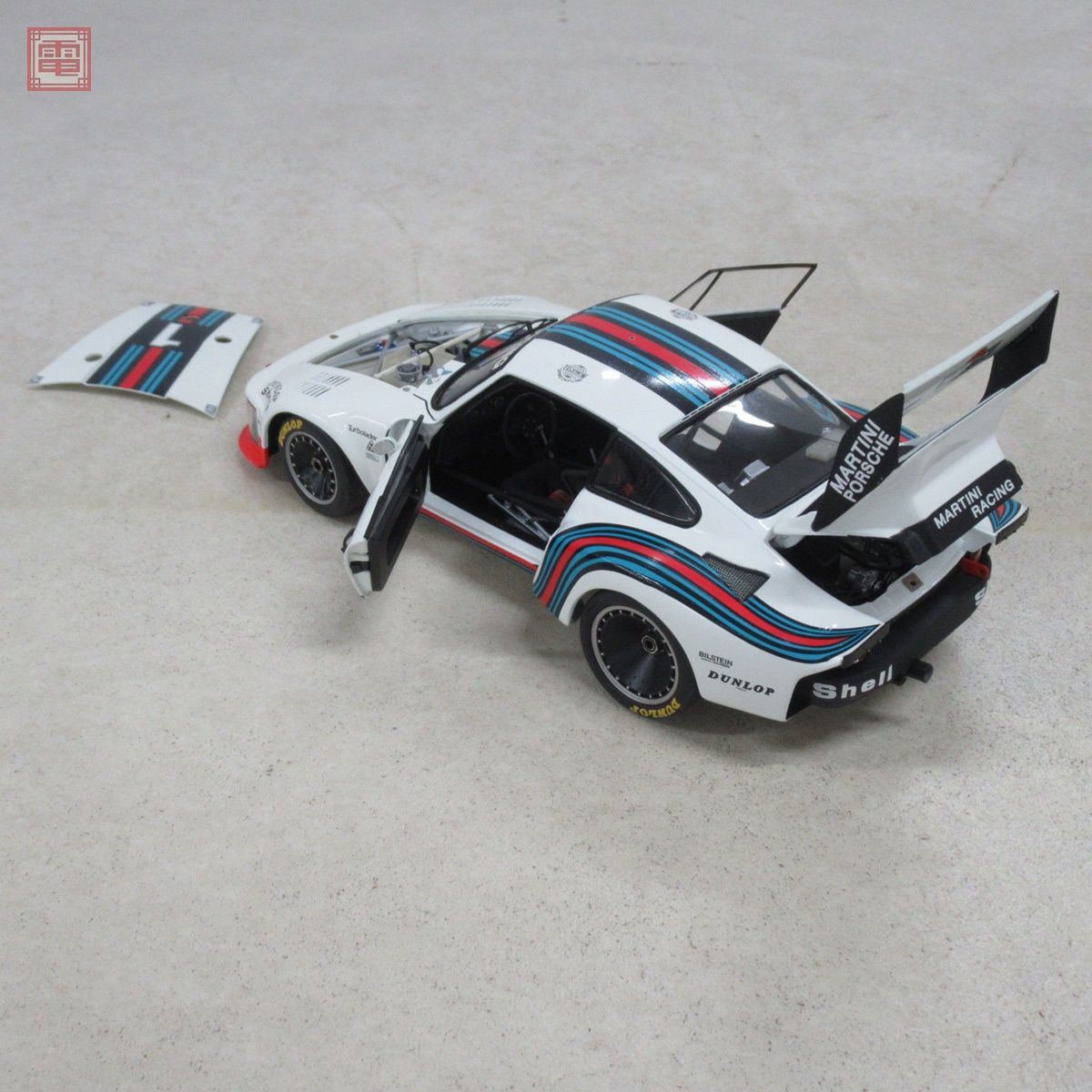 エグゾト 1/18 ポルシェ 935 マルティーニ RLG18104 RACING LEGENDS