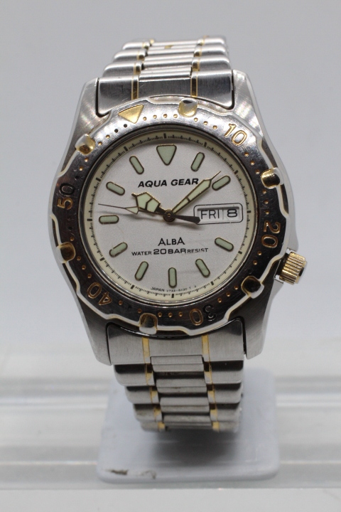 SEIKO】ALBA AQUA GEAR V733 20BAR STAINLESS STEEL BACK JAPAN 中古品 