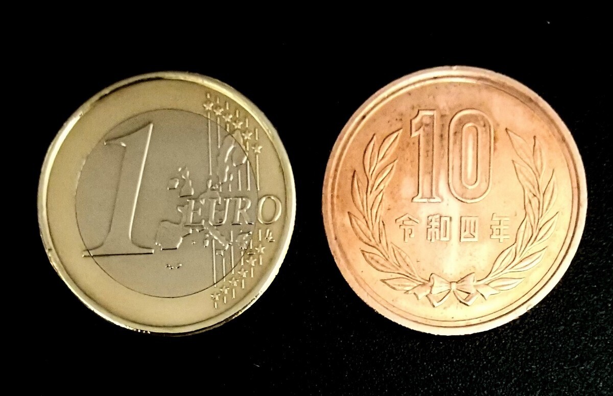 W■C 世界のコイン＜ドイツ＞【１ユーロ硬貨】 2002年ユーロ通貨導入初年度発行 現地入手品 バイメタル貨 ミントマークF（フランクフルト）_3