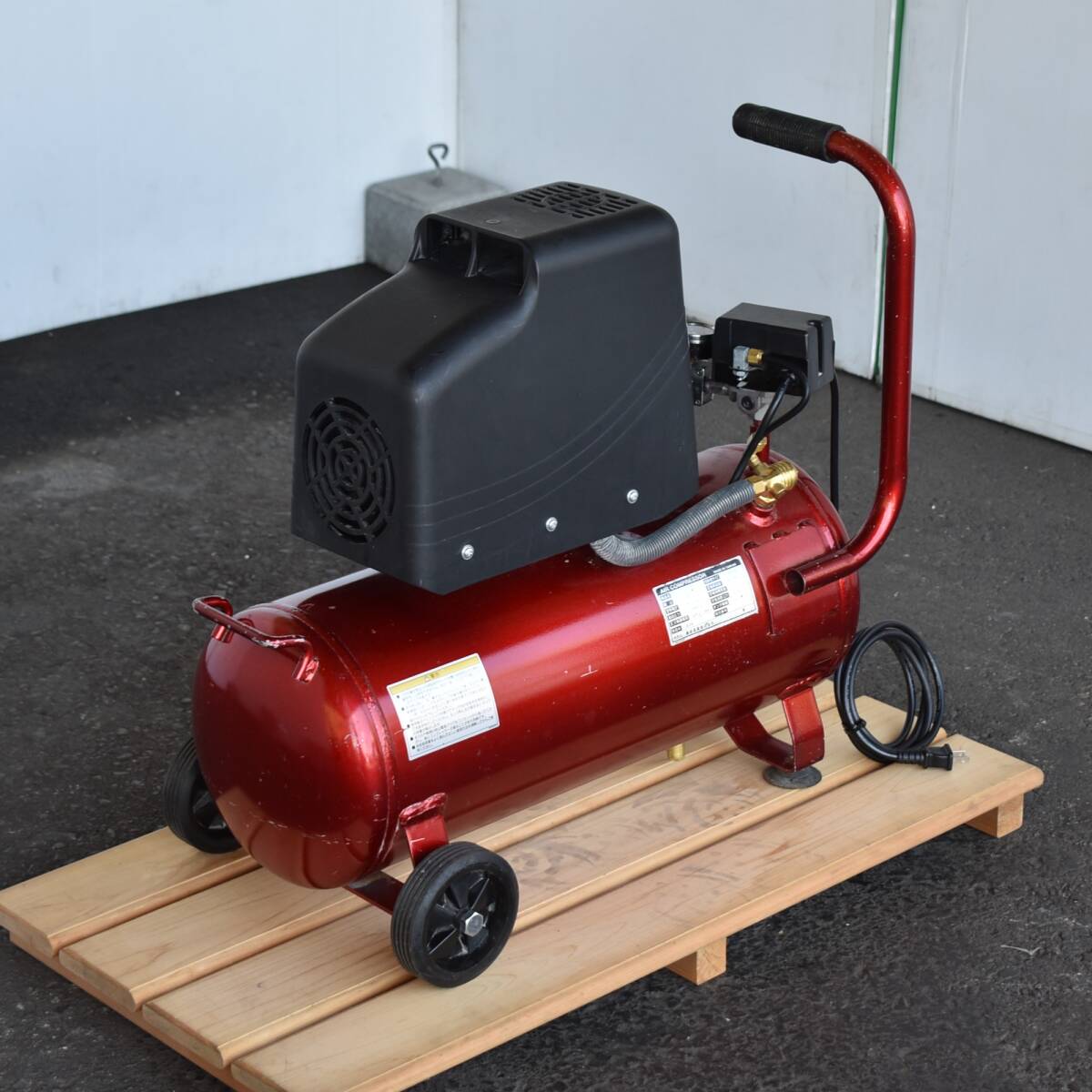 藤原産業 SK11 オイルレスエアーコンプレッサー PUMA SR-102 AC100V タンク30L 0.8MPa 2019年製 現状品『仙台 引取歓迎』yt1579ジ 60722-06_3